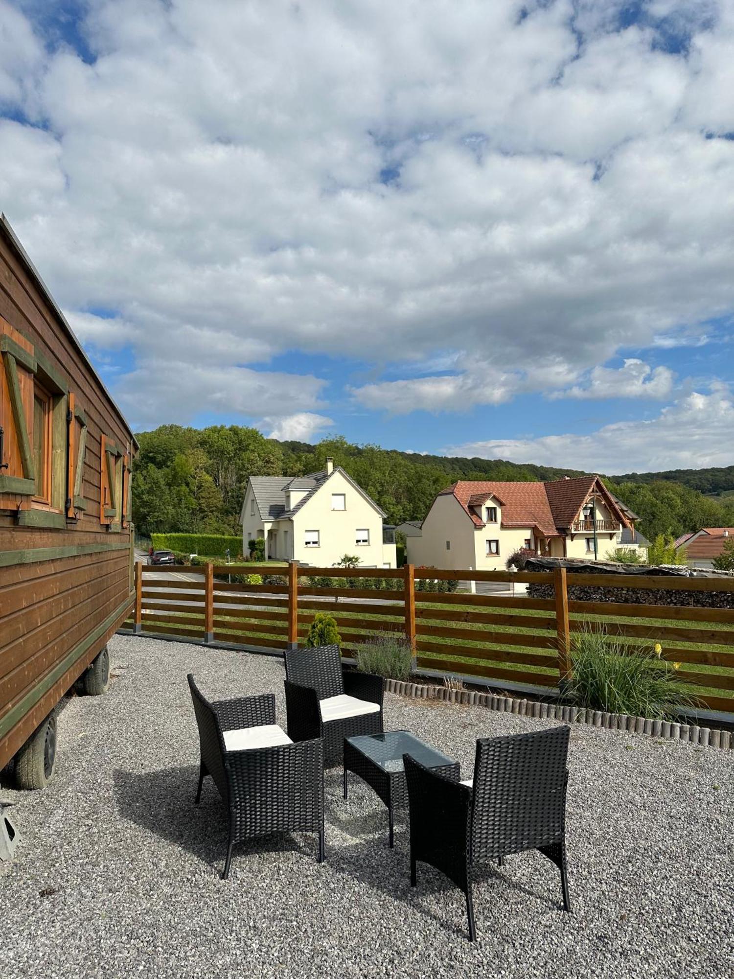 Chez Celia, Roulotte En Champagne Villa Fleury-la-Riviere Exterior foto
